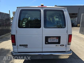 2014 Ford Super Duty E-350 Wagon XLT 138.0" WB - miniatura 5