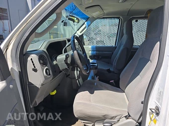 2014 Ford Super Duty E-350 Wagon XLT 138.0" WB - miniatura 7