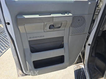 2014 Ford Super Duty E-350 Wagon XLT 138.0" WB - miniatura 9