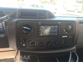 2014 Ford Super Duty E-350 Wagon XLT 138.0" WB – miniatura 10