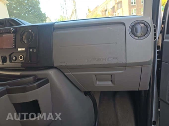 2014 Ford Super Duty E-350 Wagon XLT 138.0" WB – miniatura 20