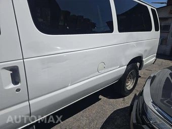 2014 Ford Super Duty E-350 Wagon XLT 138.0" WB – miniatura 27