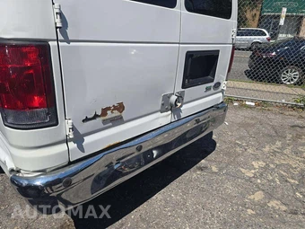2014 Ford Super Duty E-350 Wagon XLT 138.0" WB – miniatura 28