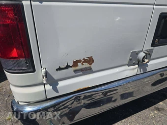 2014 Ford Super Duty E-350 Wagon XLT 138.0" WB – miniatura 29