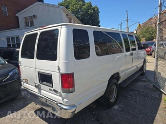 2014 Ford Super Duty E-350 Wagon XLT 138.0" WB – miniatura 3