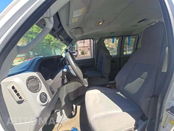 2014 Ford Super Duty E-350 Wagon XLT 138.0" WB – miniatura 6