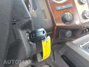 2014 Ford Super Duty F-250 Lariat Crew Cab Medium Bed - miniatura 8