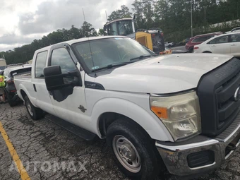 2014 Ford Super Duty F-250 XL Crew Cab Medium Bed – miniatura 3