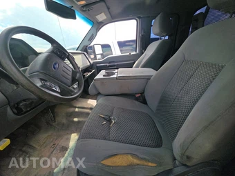 2014 Ford Super Duty F-350 Cab Chassis XL Extended Cab w/Rear Doors - miniatura 7