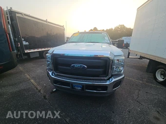 2014 Ford Super Duty F-350 Cab Chassis XL Extended Cab w/Rear Doors DRW - miniatura 2