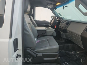 2014 Ford Super Duty F-350 Cab Chassis XL Extended Cab w/Rear Doors DRW - miniatura 8