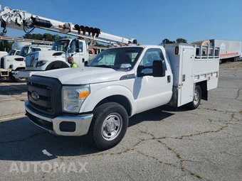 2014 Ford Super Duty F-350 Cab Chassis XL Regular Cab