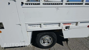 2014 Ford Super Duty F-350 Cab Chassis XL Regular Cab - miniatura 19