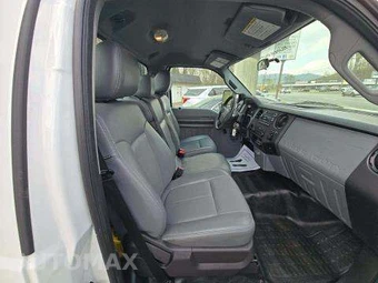 2014 Ford Super Duty F-350 Cab Chassis XL Regular Cab DRW - miniatura 15