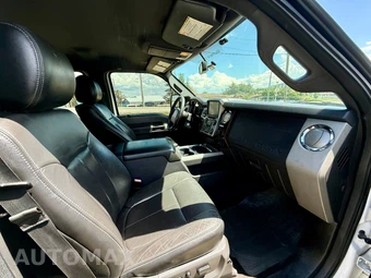 2014 Ford Super Duty F-350 Lariat Crew Cab Medium Bed - miniatura 17