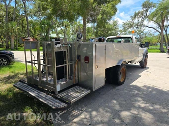 2014 Ford Super Duty F-450 Cab Chassis XL Regular Cab DRW - miniatura 3