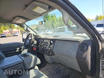 2014 Ford Super Duty F-450 Cab Chassis XL Regular Cab DRW - miniatura 13