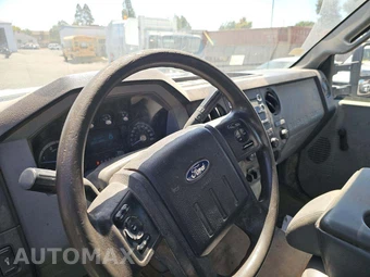 2014 Ford Super Duty F-450 Cab Chassis XL Regular Cab DRW - miniatura 16
