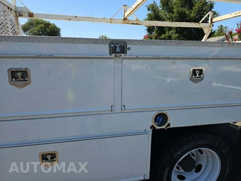 2014 Ford Super Duty F-450 Cab Chassis XL Regular Cab DRW - miniatura 18