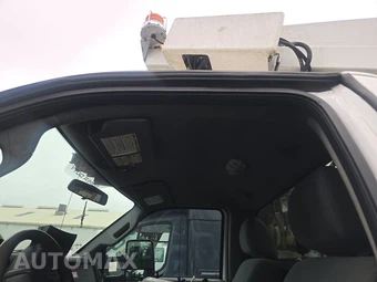 2014 Ford Super Duty F-450 Cab Chassis XL Regular Cab DRW - miniatura 16