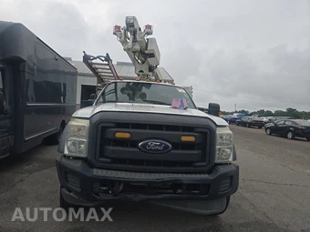 2014 Ford Super Duty F-450 Cab Chassis XL Regular Cab DRW - miniatura 2