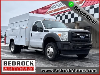 2014 Ford Super Duty F-450 Cab Chassis XL Regular Cab DRW