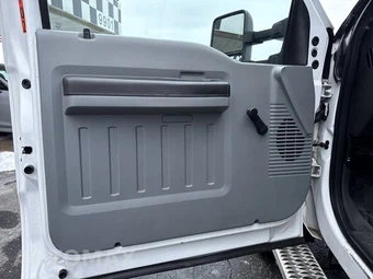 2014 Ford Super Duty F-450 Cab Chassis XL Regular Cab DRW - miniatura 13