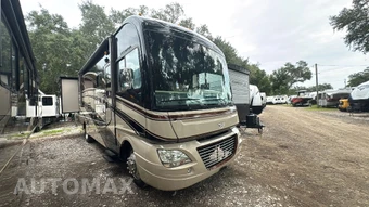 2014 Ford Super Duty F-53 Class A Motorhome Chassis DRW - miniatura 1