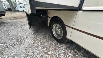 2014 Ford Super Duty F-53 Class A Motorhome Chassis DRW - miniatura 13
