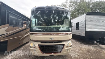 2014 Ford Super Duty F-53 Class A Motorhome Chassis DRW - miniatura 2
