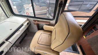2014 Ford Super Duty F-53 Class A Motorhome Chassis DRW - miniatura 29