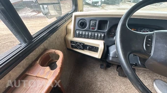 2014 Ford Super Duty F-53 Class A Motorhome Chassis DRW - miniatura 33