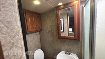 2014 Ford Super Duty F-53 Class A Motorhome Chassis DRW - miniatura 41