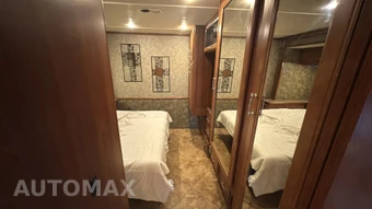 2014 Ford Super Duty F-53 Class A Motorhome Chassis DRW - miniatura 46
