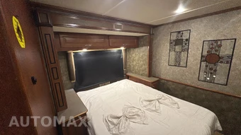 2014 Ford Super Duty F-53 Class A Motorhome Chassis DRW - miniatura 48