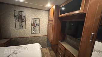 2014 Ford Super Duty F-53 Class A Motorhome Chassis DRW - miniatura 49