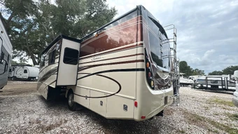 2014 Ford Super Duty F-53 Class A Motorhome Chassis DRW - miniatura 5