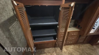 2014 Ford Super Duty F-53 Class A Motorhome Chassis DRW - miniatura 50