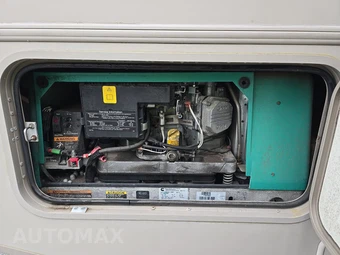 2014 Ford Super Duty F-53 Class A Motorhome Chassis DRW - miniatura 16