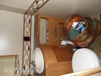2014 Ford Super Duty F-53 Class A Motorhome Chassis DRW - miniatura 22