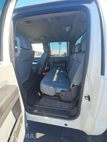 2014 Ford Super Duty F-550 Cab Chassis XL Crew Cab DRW - miniatura 10