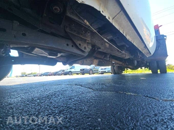 2014 Ford Super Duty F-550 Cab Chassis XL Crew Cab DRW - miniatura 4