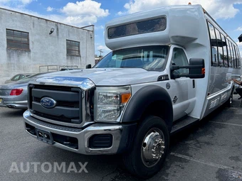 2014 Ford Super Duty F-550 Cab Chassis XL Regular Cab DRW - miniatura 2