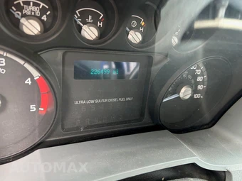 2014 Ford Super Duty F-550 Cab Chassis XL Regular Cab DRW - miniatura 3