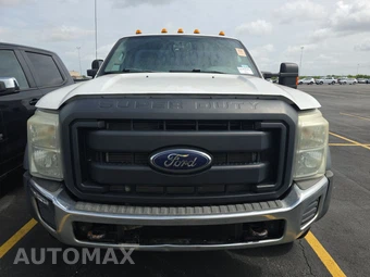 2014 Ford Super Duty F-550 Cab Chassis XL Regular Cab DRW - miniatura 2
