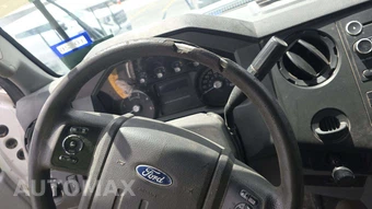 2014 Ford Super Duty F-550 Cab Chassis XL Regular Cab DRW - miniatura 22