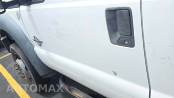 2014 Ford Super Duty F-550 Cab Chassis XL Regular Cab DRW - miniatura 24