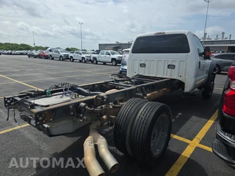 2014 Ford Super Duty F-550 Cab Chassis XL Regular Cab DRW - miniatura 4
