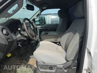 2014 Ford Super Duty F-550 Cab Chassis XL Regular Cab DRW - miniatura 7
