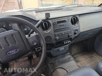 2014 Ford Super Duty F-550 Cab Chassis XL Regular Cab DRW - miniatura 9